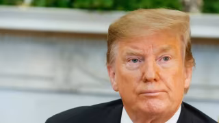 Trump assina ordem que institui tarifa global adicional de 10% sobre importações