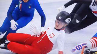 Polonesa é atingida por lâmina no rosto e sofre grave acidente no short track em Milão-Cortina 2026