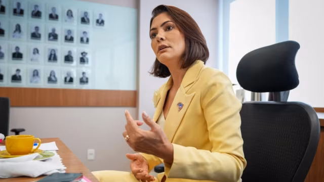 Michelle reage a falas de Lula sobre evangélicos e diz que presidente “não pensa”