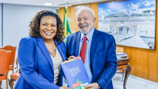 Margareth Menezes canta no Carnaval com verba pública e caso reacende debate sobre conflito de interesse