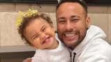 Mavie, filha de Neymar, encanta web com oração antes de dormir