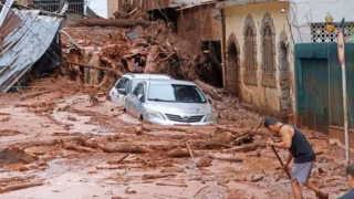 Zema diz que Minas investiu R$ 1,9 bi em prevenção às chuvas e contesta críticas