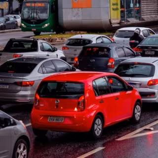 Minas libera compra de placas veiculares em qualquer estampadora credenciada no estado