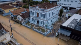Banco do Brasil anuncia doação inicial de R$ 200 mil e estuda renegociação de dívidas para vítimas das chuvas em MG