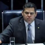 Parlamentares pedem a Alcolumbre nulidade de votação em bloco na CPMI do INSS