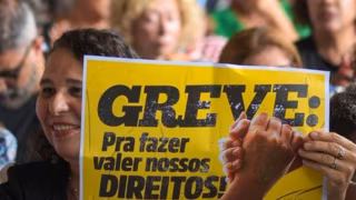 Servidores da educação estadual de MG decidem entrar em greve a partir de 4 de março