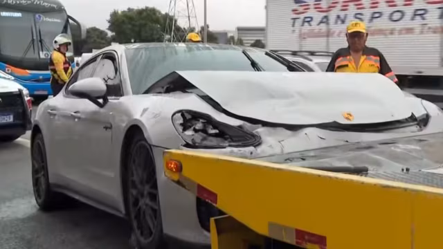Polícia Civil investiga batida na Marginal Tietê envolvendo Porsche; motorista fugiu após colisão