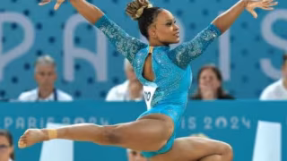 Rebeca Andrade vai conduzir a bandeira do Brasil no Desfile dos Jogos de Inverno