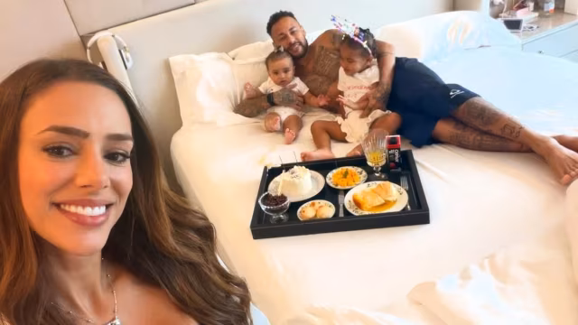 Neymar faz 34 e ganha homenagem de Bruna Biancardi