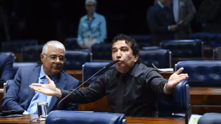 Senadores acionam TCU para suspender licitação de R$ 90 milhões do Senado para publicidade