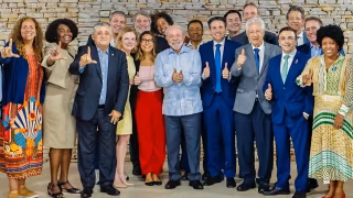 Lula recebe uísques e cachaça de deputados em jantar com líderes da Câmara na Granja do Torto