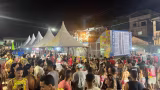 Festa toma conta das ruas na abertura do Naque Folia 2026