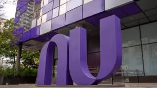 Clientes do Nubank relatam instabilidade no app e falhas no Pix neste sábado
