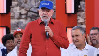 Lula pede ao PT diálogo com evangélicos e diz que 90% recebem benefícios do governo