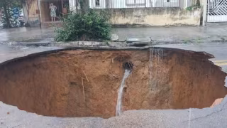 Chuvas aumentam cratera em São José dos Campos e 156 moradores seguem fora de casa