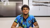 Bruninho, filho de Eliza Samudio, assina primeiro contrato profissional com o Botafogo aos 16 anos