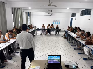 Secretaria de Educação de Timóteo reúne profissionais para estudar Resolução 44/2025 do CME