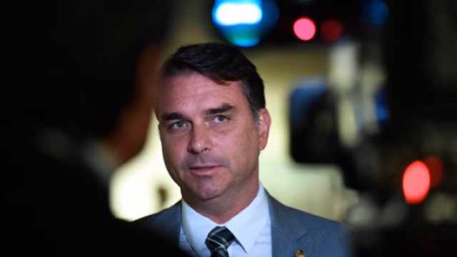 Flávio Bolsonaro elogia Zema e nega conversa sobre vice para 2026