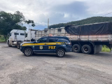 PRF recupera carreta com carga de café roubada e apreende bloqueador de sinal na BR-381