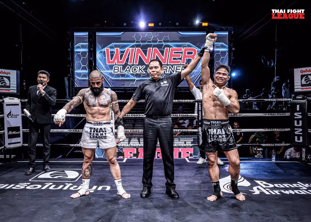 Matéria esportiva: Thiago Naja e Leandro têm boa atuação em mundial de muay thai