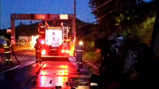 Jovem morre carbonizado após carro bater em poste e pegar fogo na BR-381, em Ipatinga