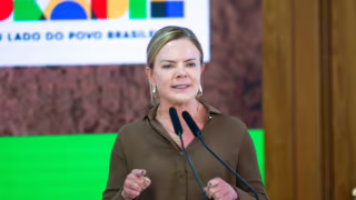 Gleisi critica participantes de atos pró-anistia e diz que pauta “não é a do povo”