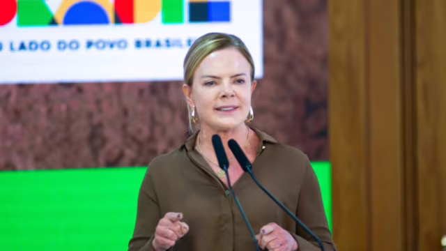 Gleisi critica participantes de atos pró-anistia e diz que pauta “não é a do povo”