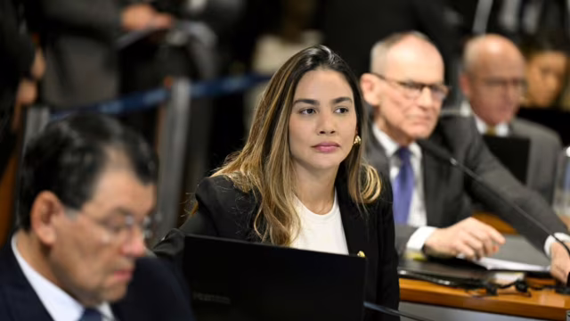 Senado decide sobre ampliar licença-paternidade para 20 dias e criar salário-paternidade