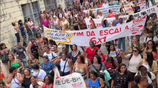 Terceirizados da educação ocupam entrada da Smed em BH e ampliam greve na rede municipal