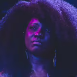 Cantora mineira sofre aneurisma cerebral e segue em coma em BH, sem confirmação de morte