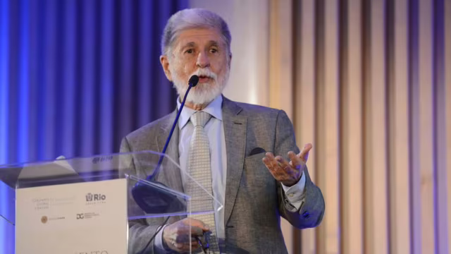 Celso Amorim alerta: “Devemos nos preparar para o pior” com agravamento de tensões e guerras