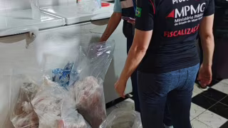 Procon-MG interdita seis estabelecimentos e apreende 492 kg de alimentos impróprios em Araguari