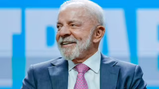 Lula diz que fim da escala 6x1 será negociado com empresários e defende regra específica por setor