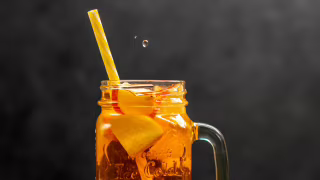 Menino de 9 anos morre após ingerir bebida possivelmente envenenada em Lafaiete; mãe é presa