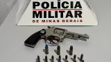 PM apreende revólver e cocaína durante busca em casa em Iapu