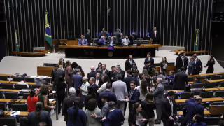 De olho nas urnas, deputados mineiros irrigam bases eleitorais e pagam R$ 635 milhões em emendas Pix
