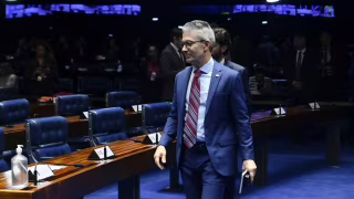 Zema se junta à bancada do Novo em ofensiva contra Moraes com pedido de impeachment