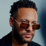 Neymar viraliza ao curtir fotos sensuais de modelo francesa no Instagram