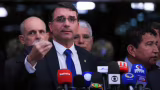 Flávio Bolsonaro assina pedido de CPI para investigar Moraes e Toffoli no caso Banco Master