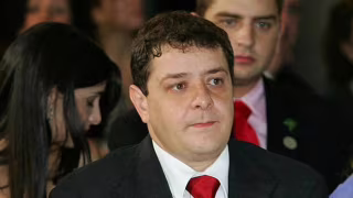 Exposição de ‘milhões’ na conta de Lulinha abre nova frente de desgaste para Lula em meio à CPMI do INSS