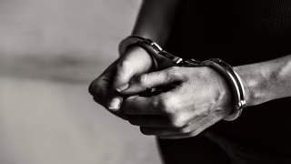 Homem é preso após agredir companheira durante discussão em Ipatinga