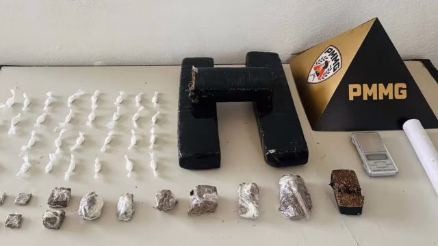 Mulher é presa com maconha e cocaína durante patrulhamento da PM em Ipatinga