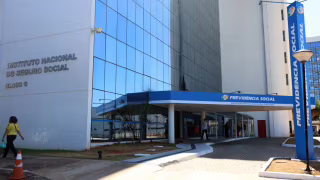 INSS alerta para golpe com aplicativo falso que promete reembolso a aposentados
