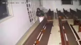 Criminoso invade igreja por abertura na porta e leva ofertas de fiéis em MG