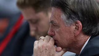 Médico alerta para risco de desfecho potencialmente mortal em pneumonia de Bolsonaro