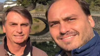 Carlos Bolsonaro diz que Jair Bolsonaro está inchado e irritado na UTI em Brasília