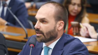 Eduardo Bolsonaro é citado em processo disciplinar da PF e pode perder o cargo de escrivão