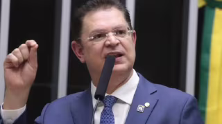 Oposição na Câmara articula pressão por prisão domiciliar a Bolsonaro e cobra reavaliação do STF