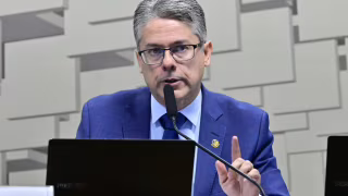 Senador cita supostos repasses do Banco Master a familiares de Moraes e Toffoli e pede CPI no Senado
