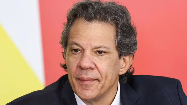 Governo propõe mudar cobrança do ICMS sobre combustíveis para conter alta e evitar greve